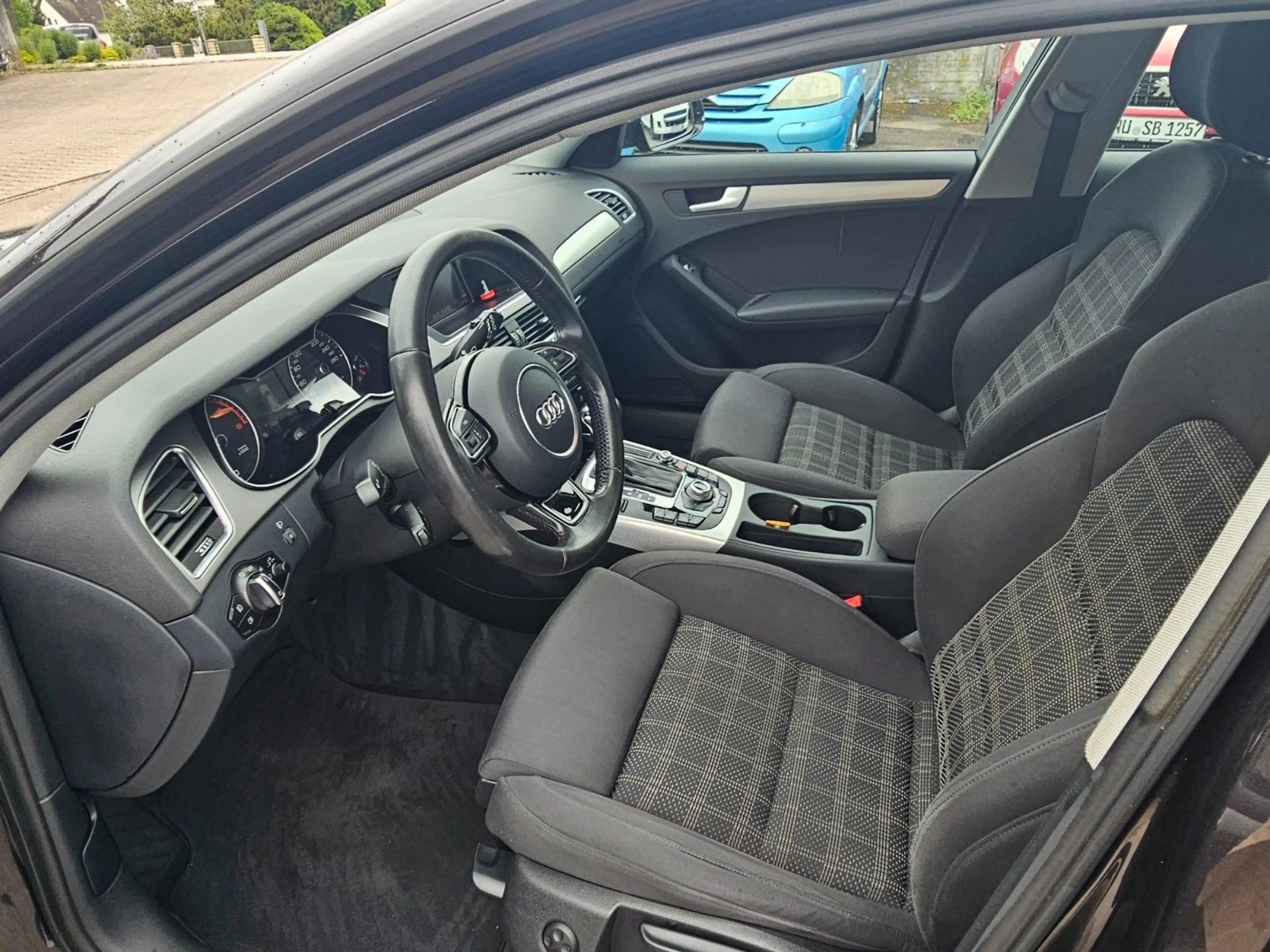 Audi A4 Avant Ambition — photo 6