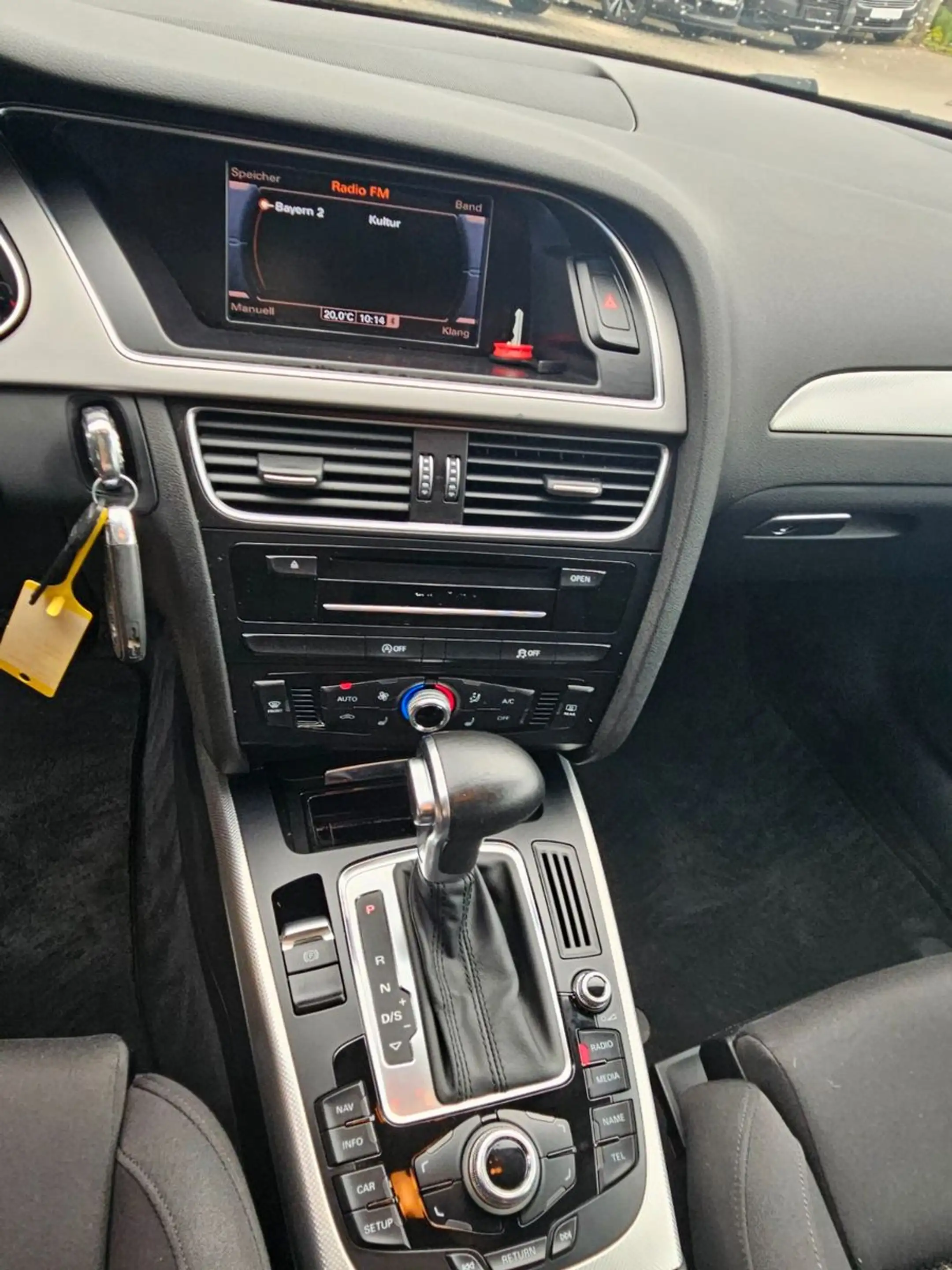 Audi A4 Avant Ambition — photo 12