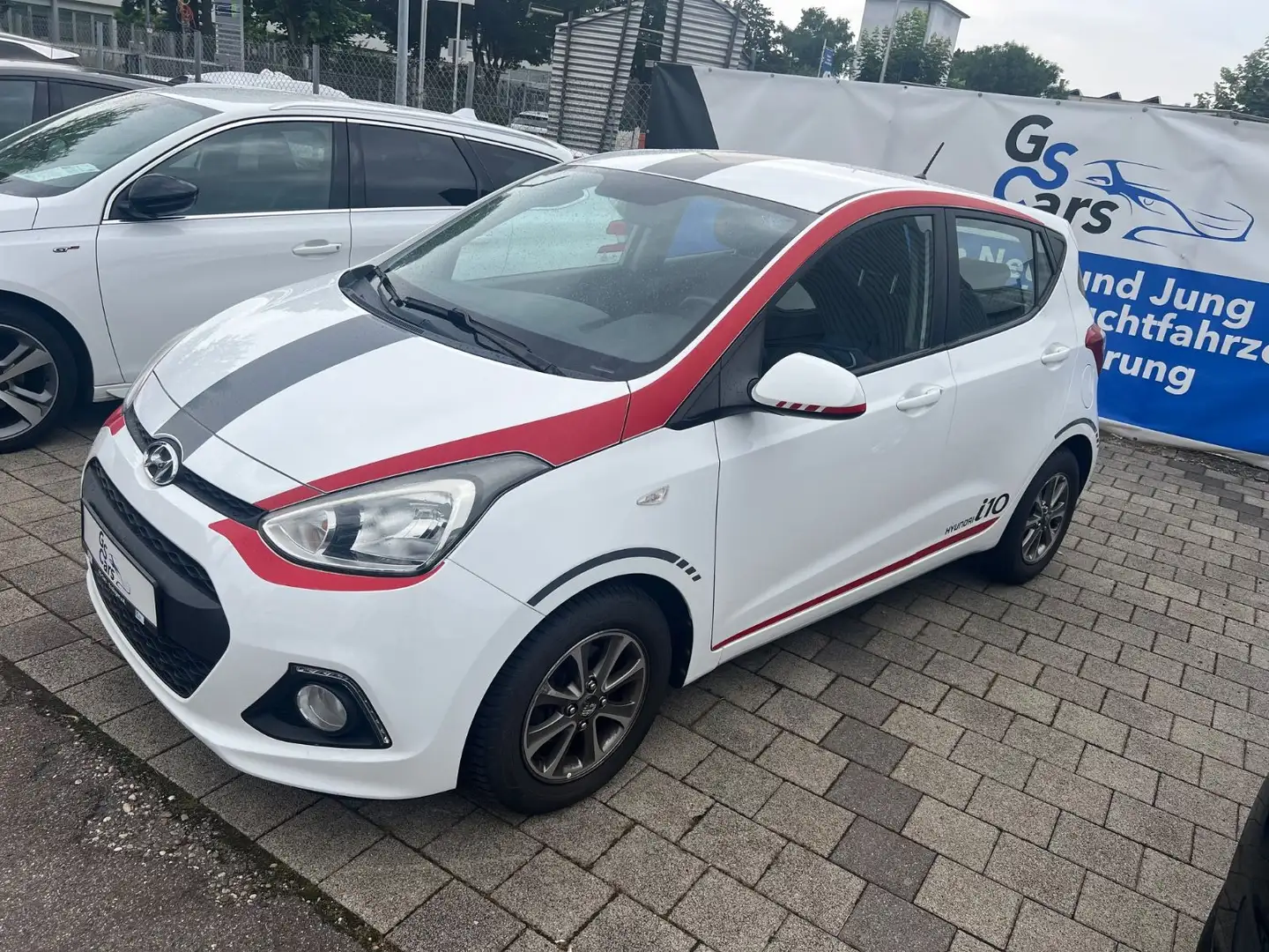 Hyundai i10 FIFA World Cup Edition Weiß - 1