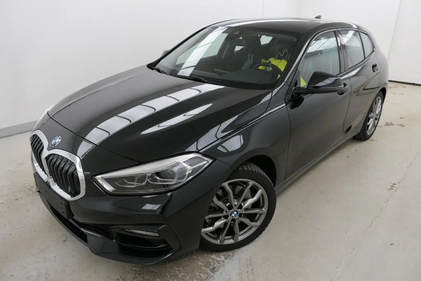 BMW 120 i Limousine Sport Line LRHZ RFK HiFi KZU 2-ZK Schwarz - 2