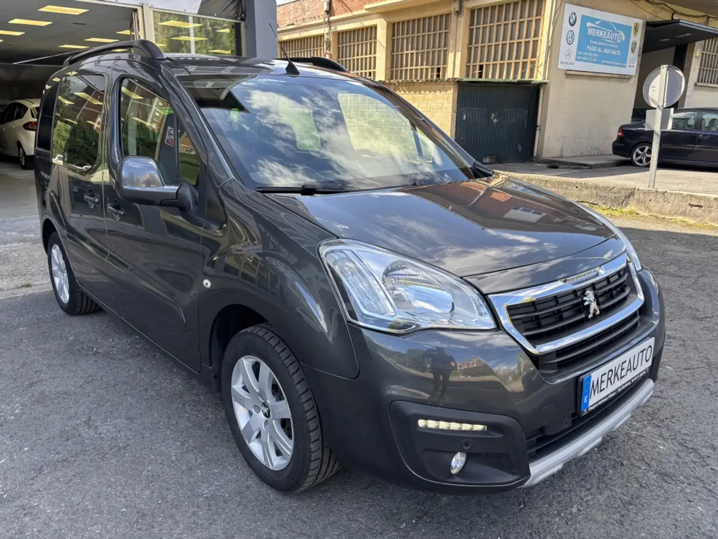 Peugeot Partner Tepee 1.6BlueHDI Active 120 Grijs - 2