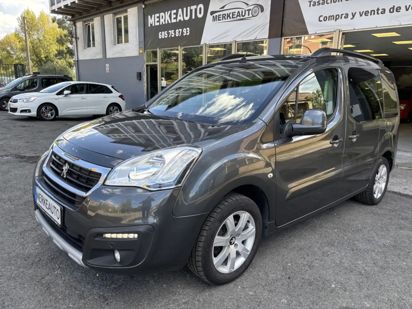 Peugeot Partner Tepee 1.6BlueHDI Active 120 Grijs - 1