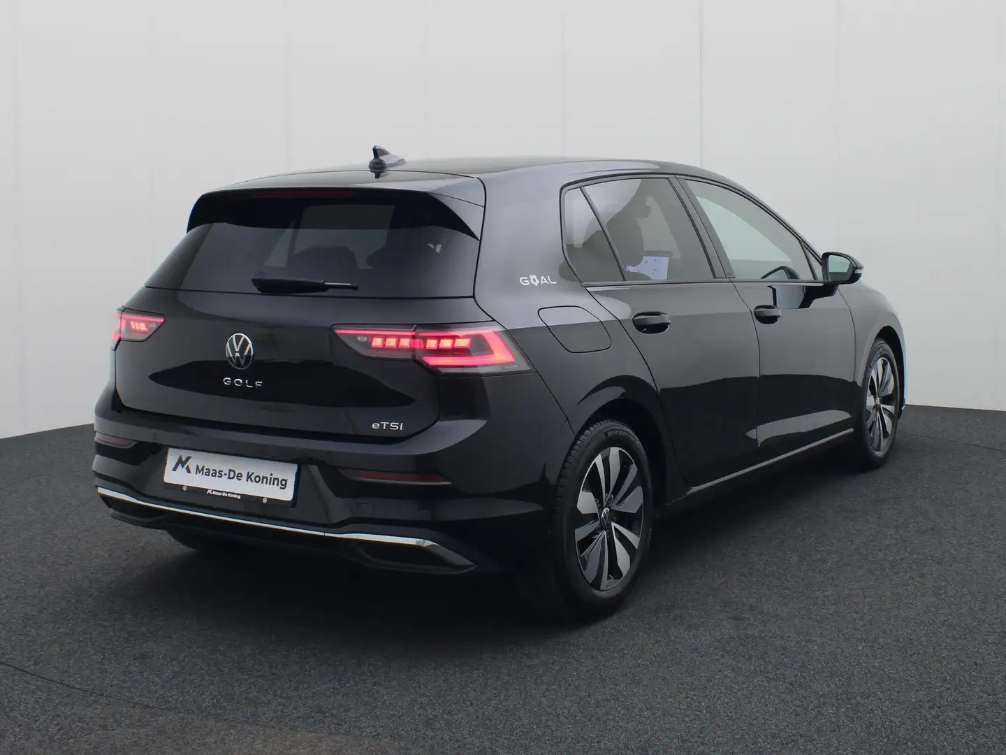 Volkswagen Golf 1.5e TSI 150PK Goal DSG automaat · NIEUW MODEL · N Zwart - 2