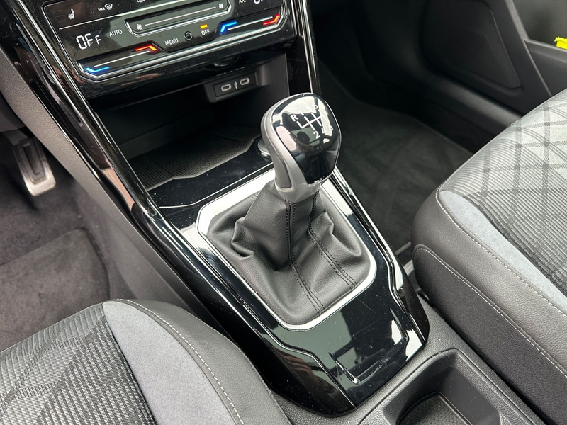 Volkswagen T-Roc 1.5 TSI R-LINE*PANO*LED*VIRTUAL*ACC — photo 15