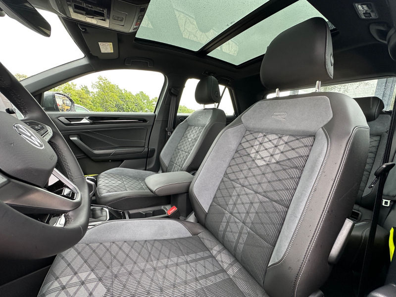 Volkswagen T-Roc 1.5 TSI R-LINE*PANO*LED*VIRTUAL*ACC — photo 11