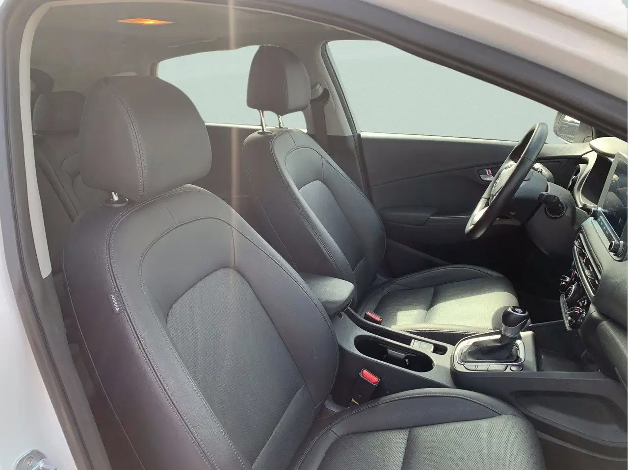 Hyundai KONA снимка Hyundai KONA