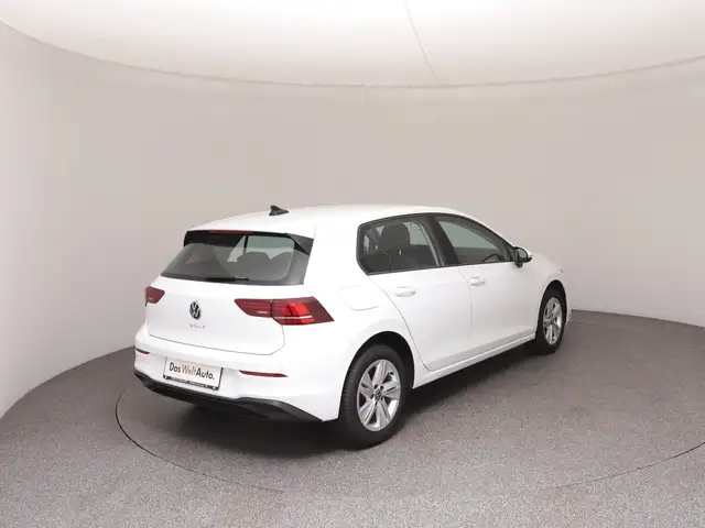 Volkswagen Golf view 4