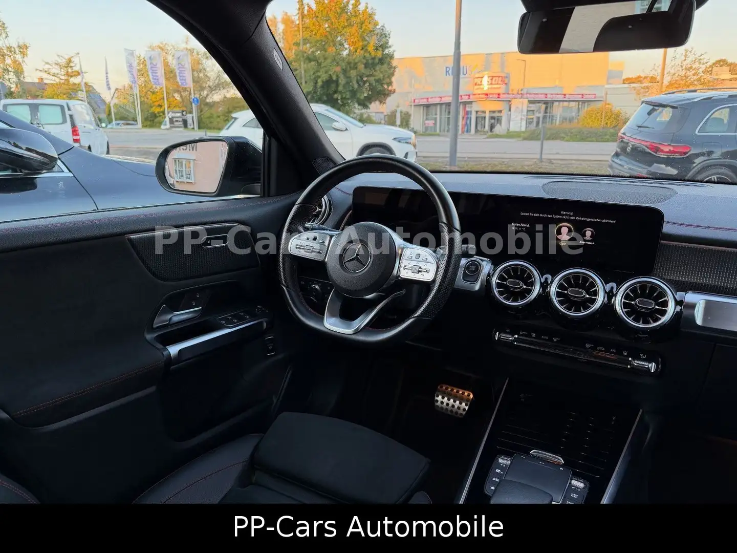 Mercedes-Benz EQB 300 4M AMG Advanced*MBUX*LED*SHZ*Park+Kamera Schwarz - 2