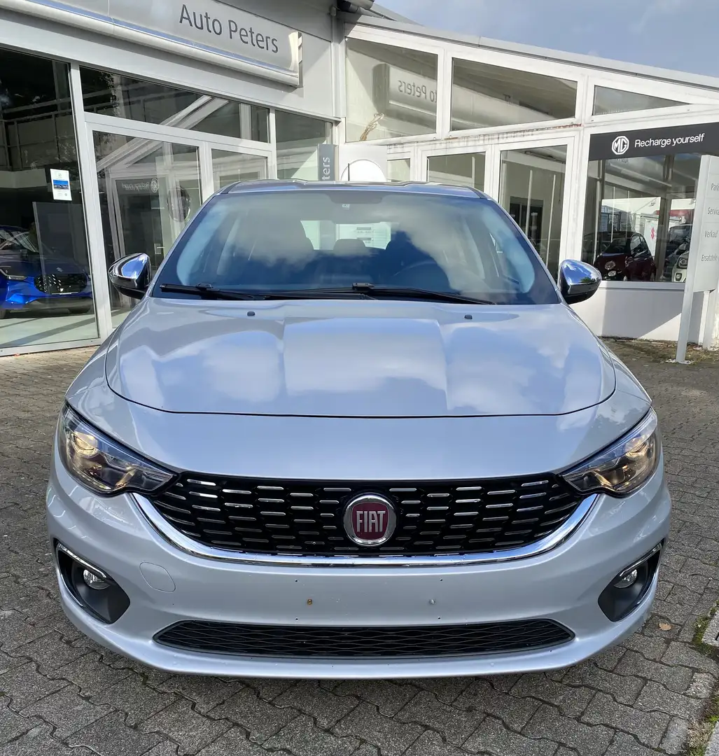Fiat Tipo Tipo 5-Türer 1.4 T-Jet Mirror Silber - 2