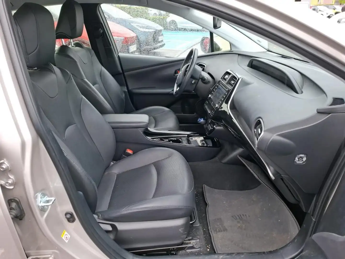Toyota Prius 1.8 Серый - 2