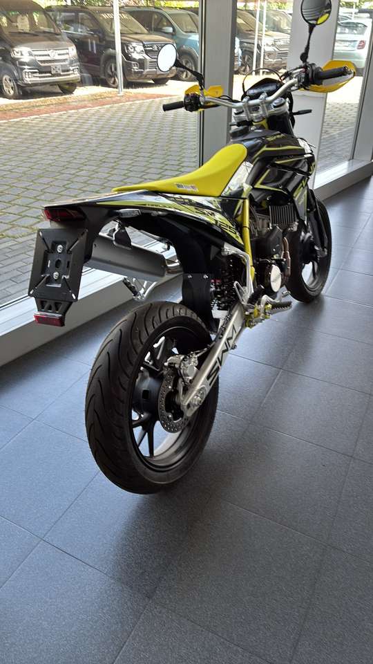 SWM SM 125 R Abs