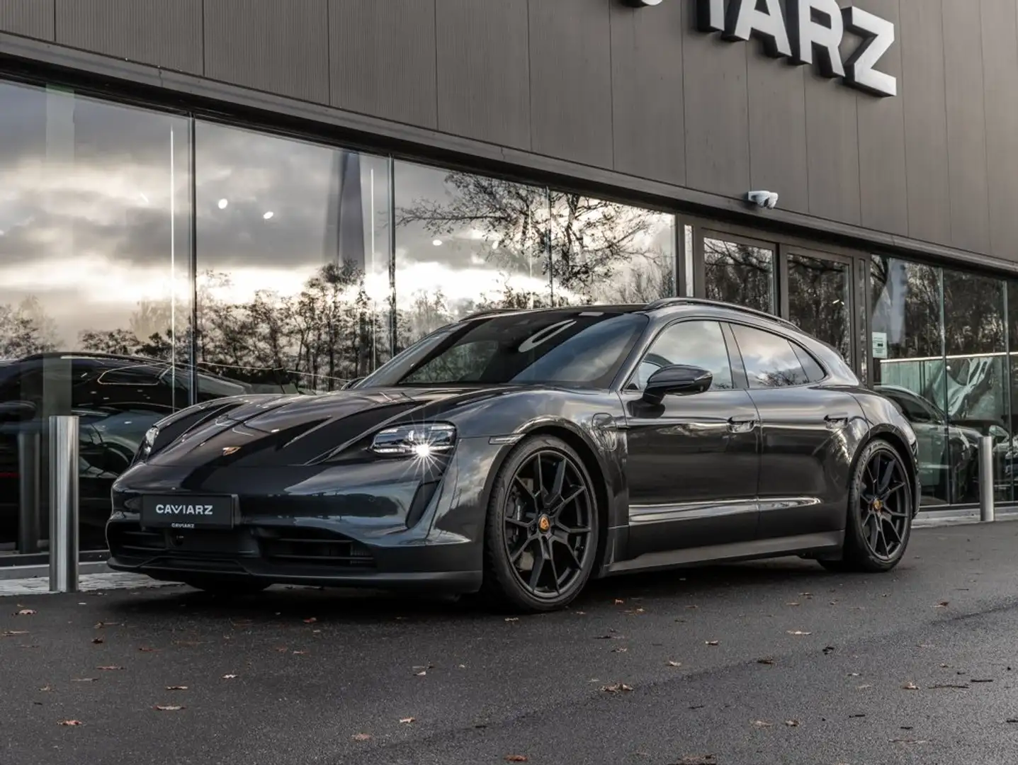 Porsche Taycan SPORT TURSIMO PERF+/DISPLAY/ACC/PANO/21"RS/CHRONO Grijs - 1