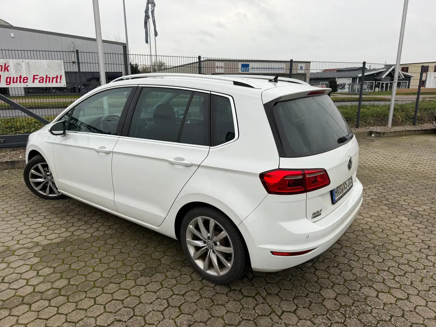 Volkswagen Golf Sportsvan VII 1.4 TSI BMT Highline 92 kW (125 PS), Schalt... Weiß - 2