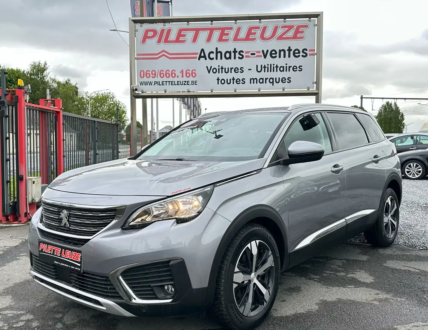 Peugeot 5008 1.5  automatique ! 7 places! CAPT AR/CARPLAY Gris - 1