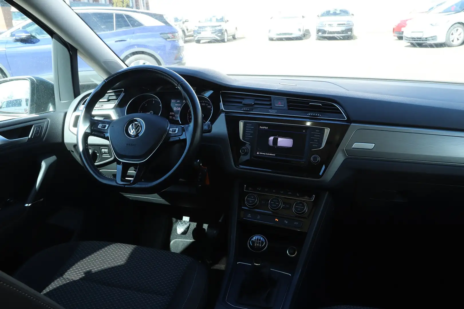 Volkswagen Touran 2.0 TDI Comfortline BMT NAVI*ACC*SHZ*PANO Grau - 2