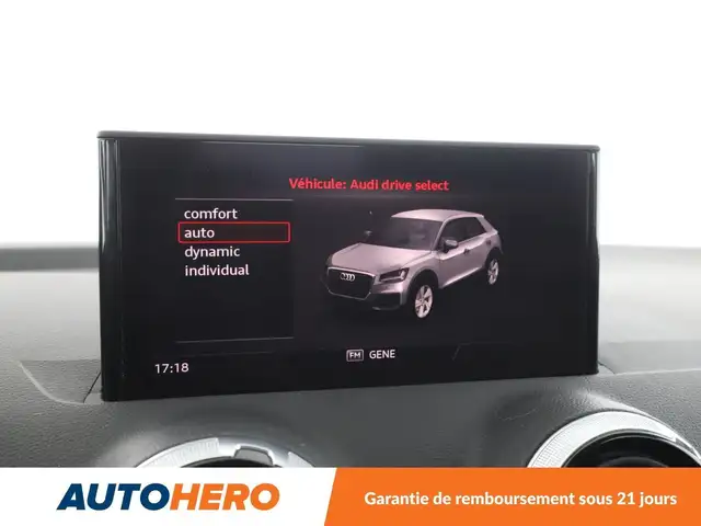 Audi Q2 view 24