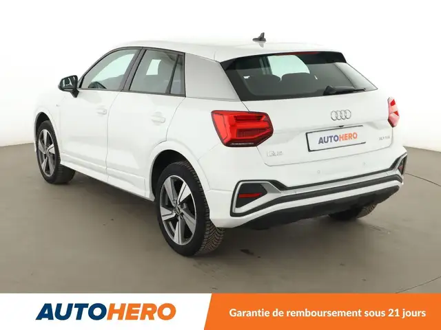 Audi Q2 view 4