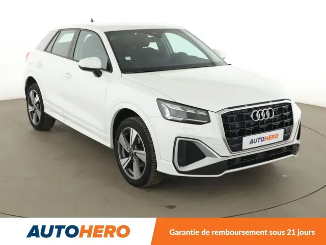 Audi Q2 view 8