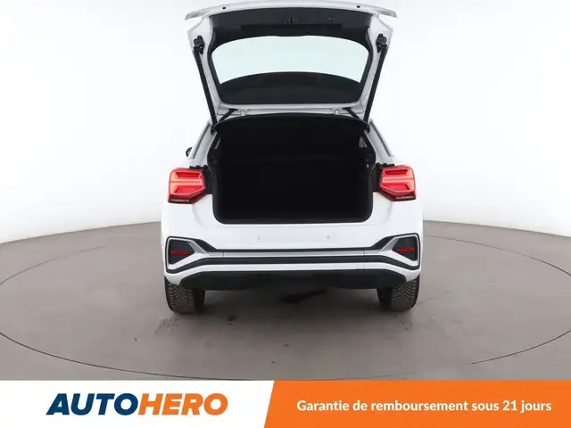 Audi Q2 view 16