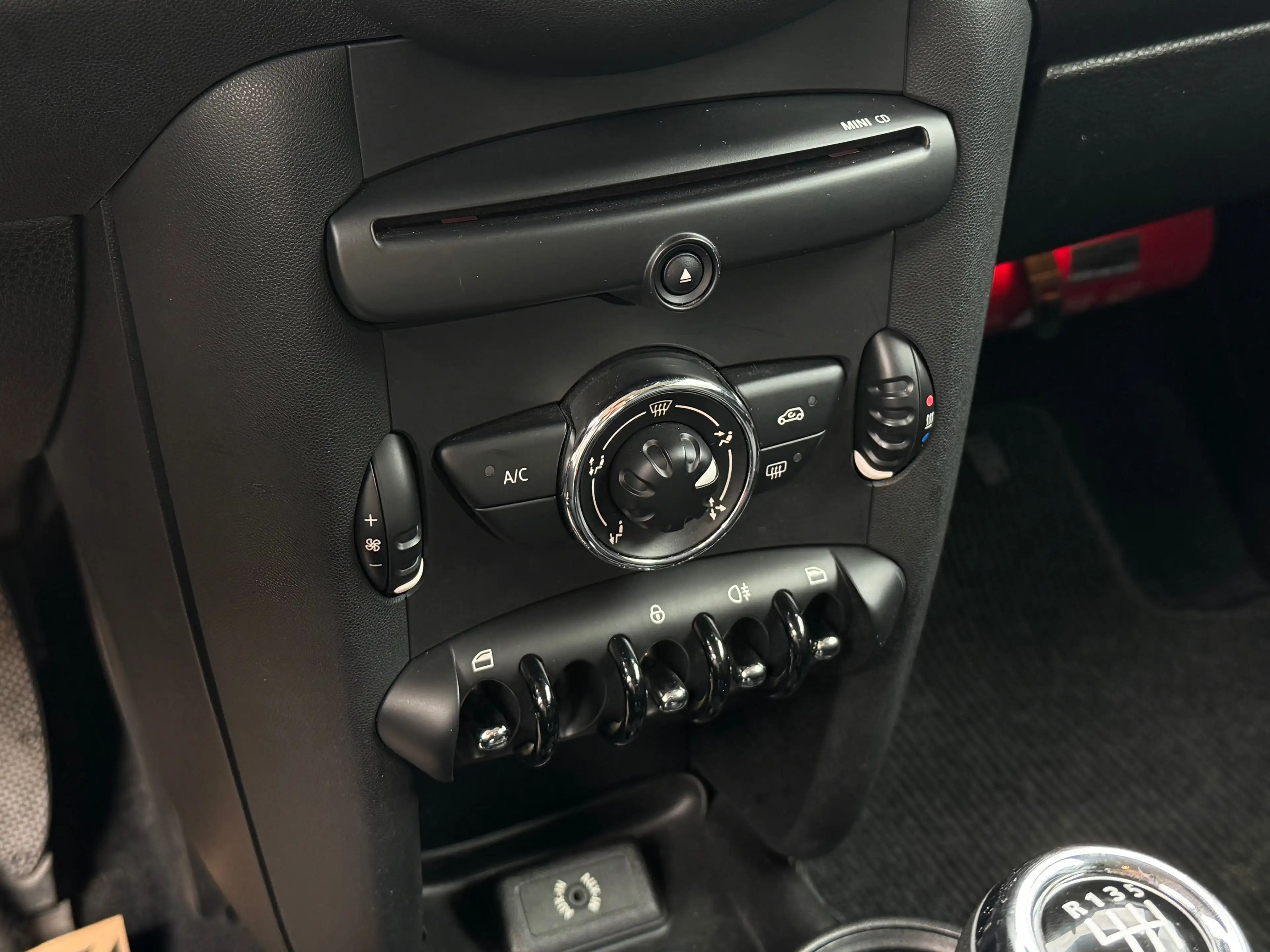 MINI Cooper D 1.6 D Jante Airco 6 Vitesses Tres Propre Garantie — photo 14