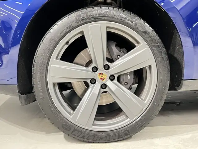 Porsche Macan view 15