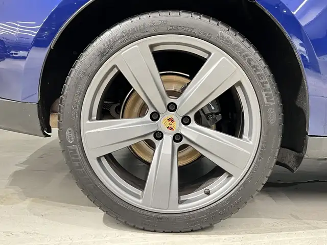 Porsche Macan view 17