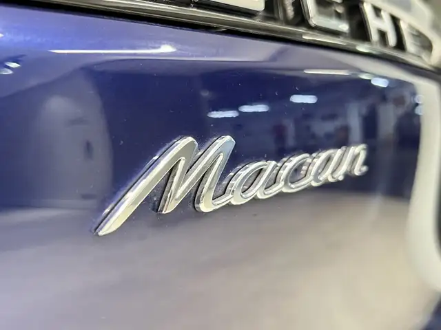 Porsche Macan view 12