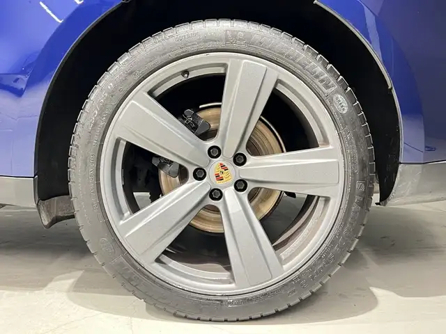 Porsche Macan view 18