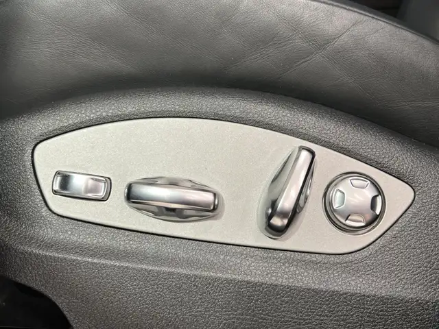 Porsche Macan view 26
