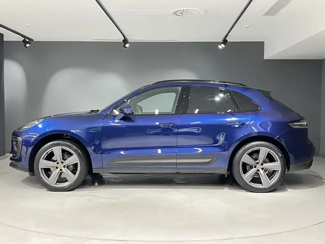 Porsche Macan view 2