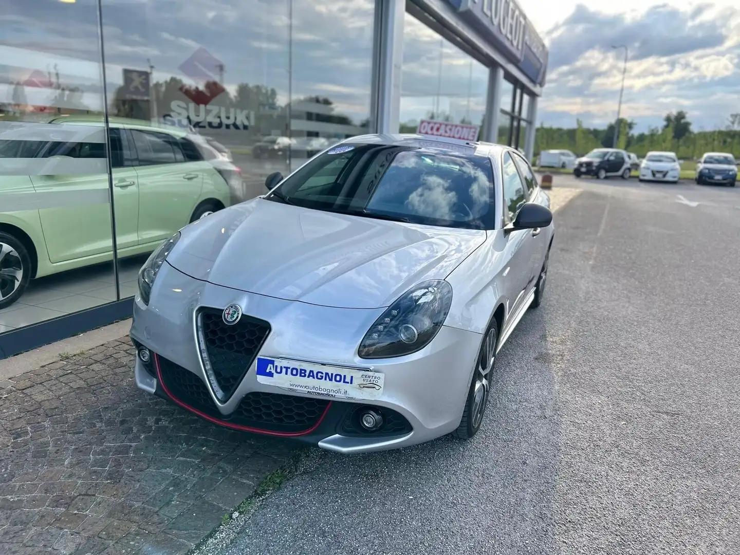 Alfa Romeo Giulietta SPORT 1.4 Turbo 6mt PACK CARBON VELOCE Gris - 1