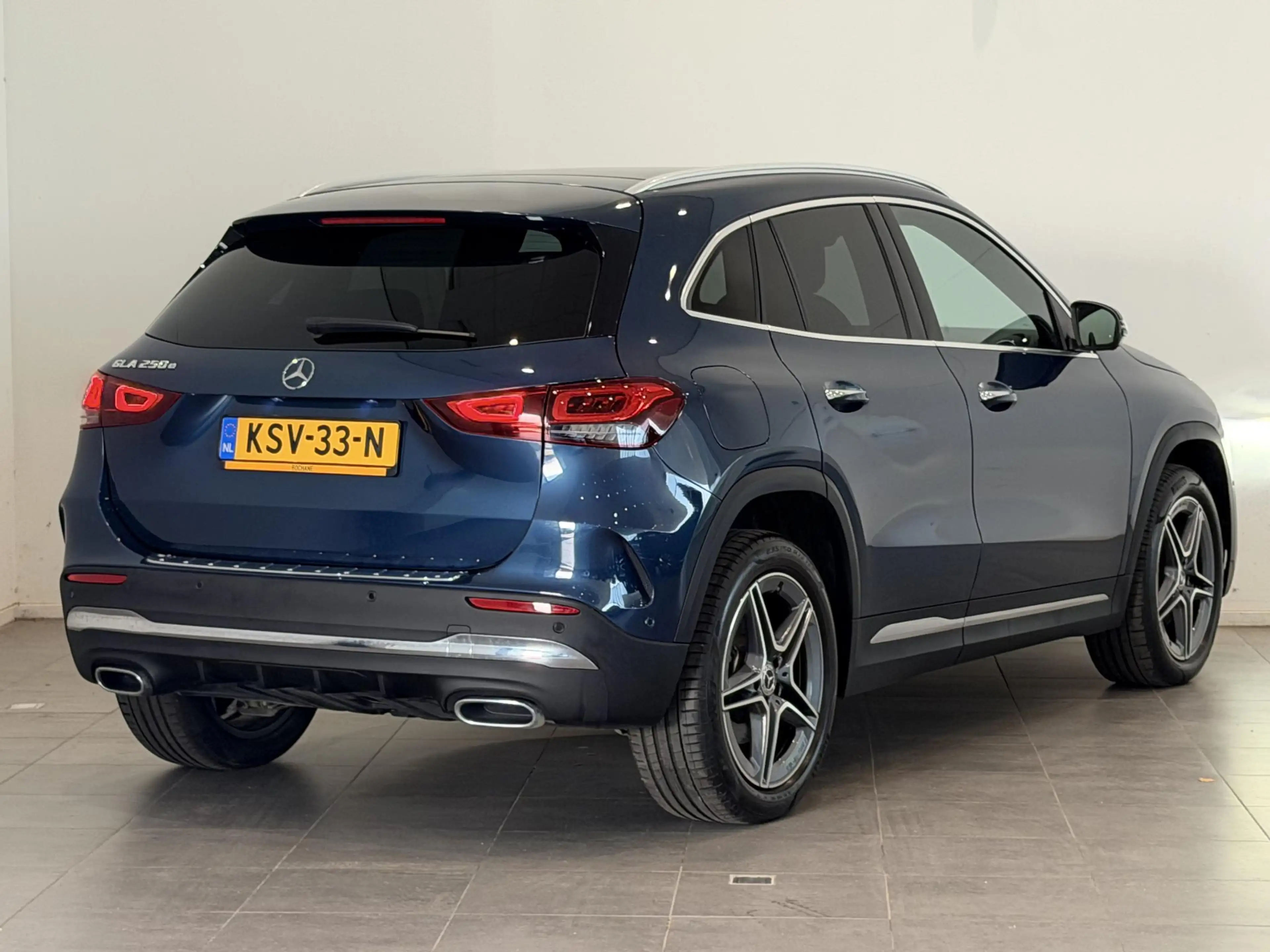 Mercedes-Benz GLA 250 e AMG Line | Panoramadak | 95% SOH | Leder | Elekt — photo 2