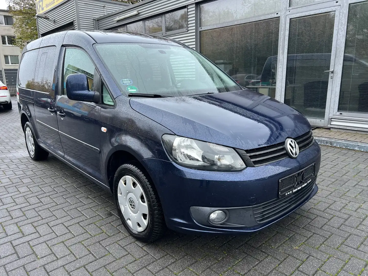 Volkswagen Caddy /Kombi Maxi Trendline BMT/ 7 Sitzer Blau - 1