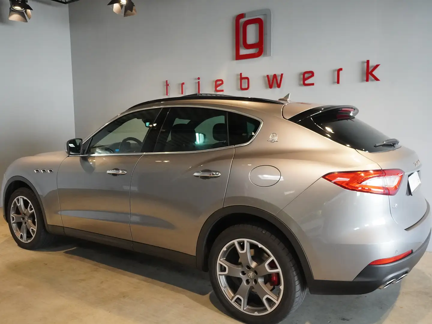 Maserati Levante Diesel 3.0 V6*1.Hd**Pano*Alle Wart. bei Maserati Gris - 2