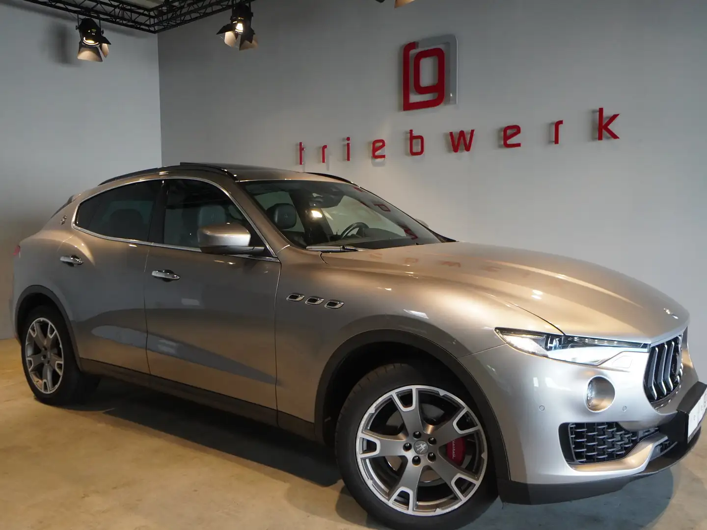 Maserati Levante Diesel 3.0 V6*1.Hd**Pano*Alle Wart. bei Maserati Gris - 1