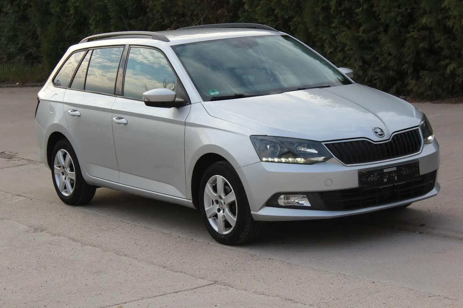 Skoda Fabia Combi Ambition Plateado - 1