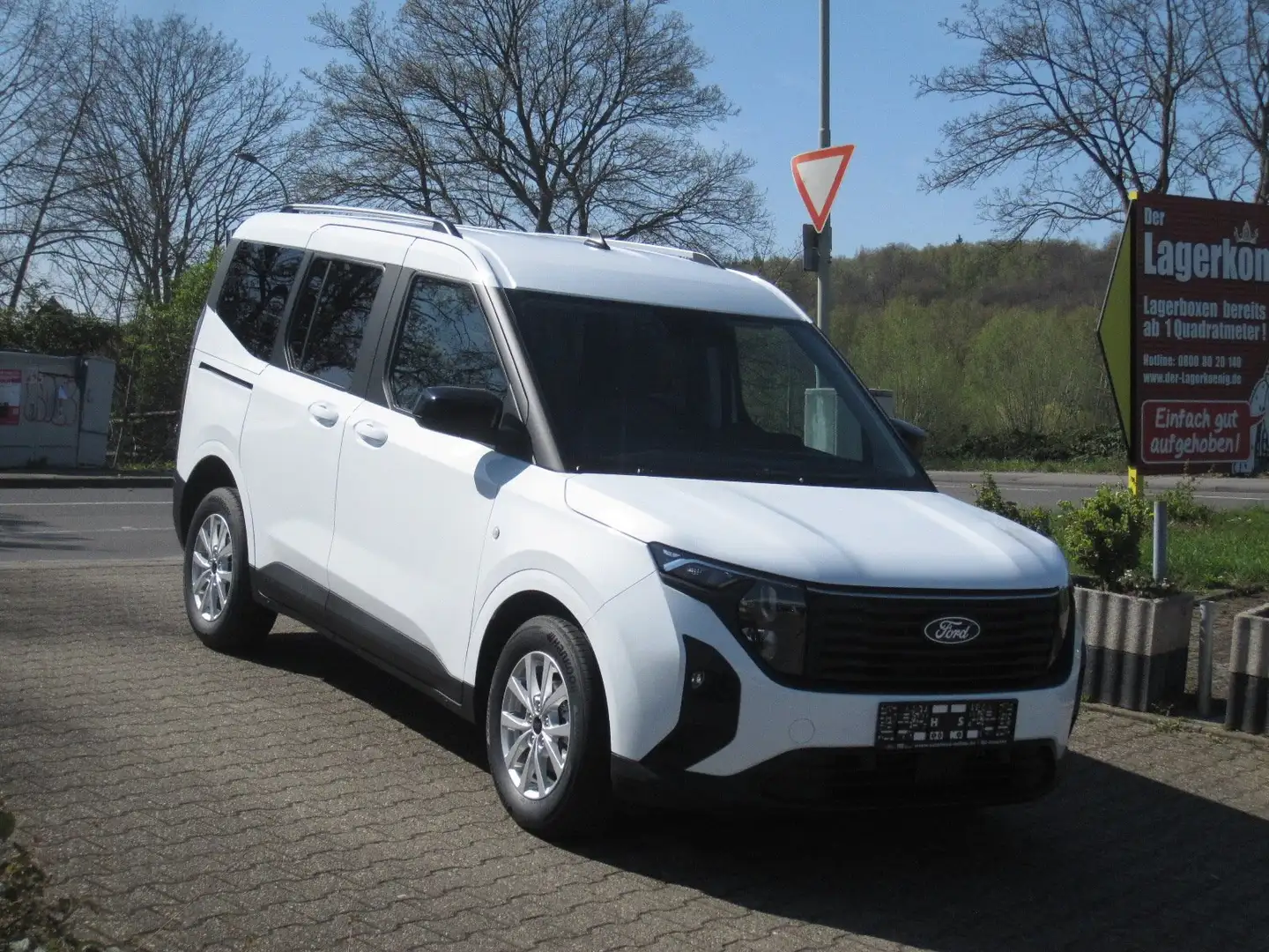 Ford Tourneo Courier 1.0 EcoBoost Aut. TITANIUM Weiß - 1