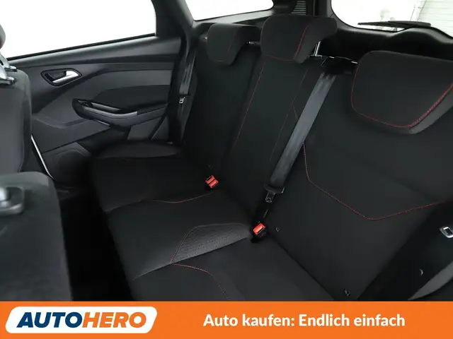 Ford Focus view 14