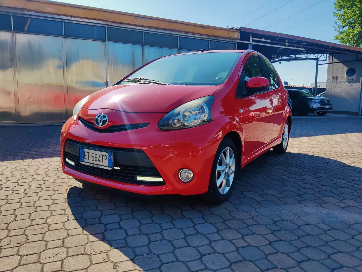 Toyota Aygo Aygo 5p 1.0 Active connect Rosso - 1