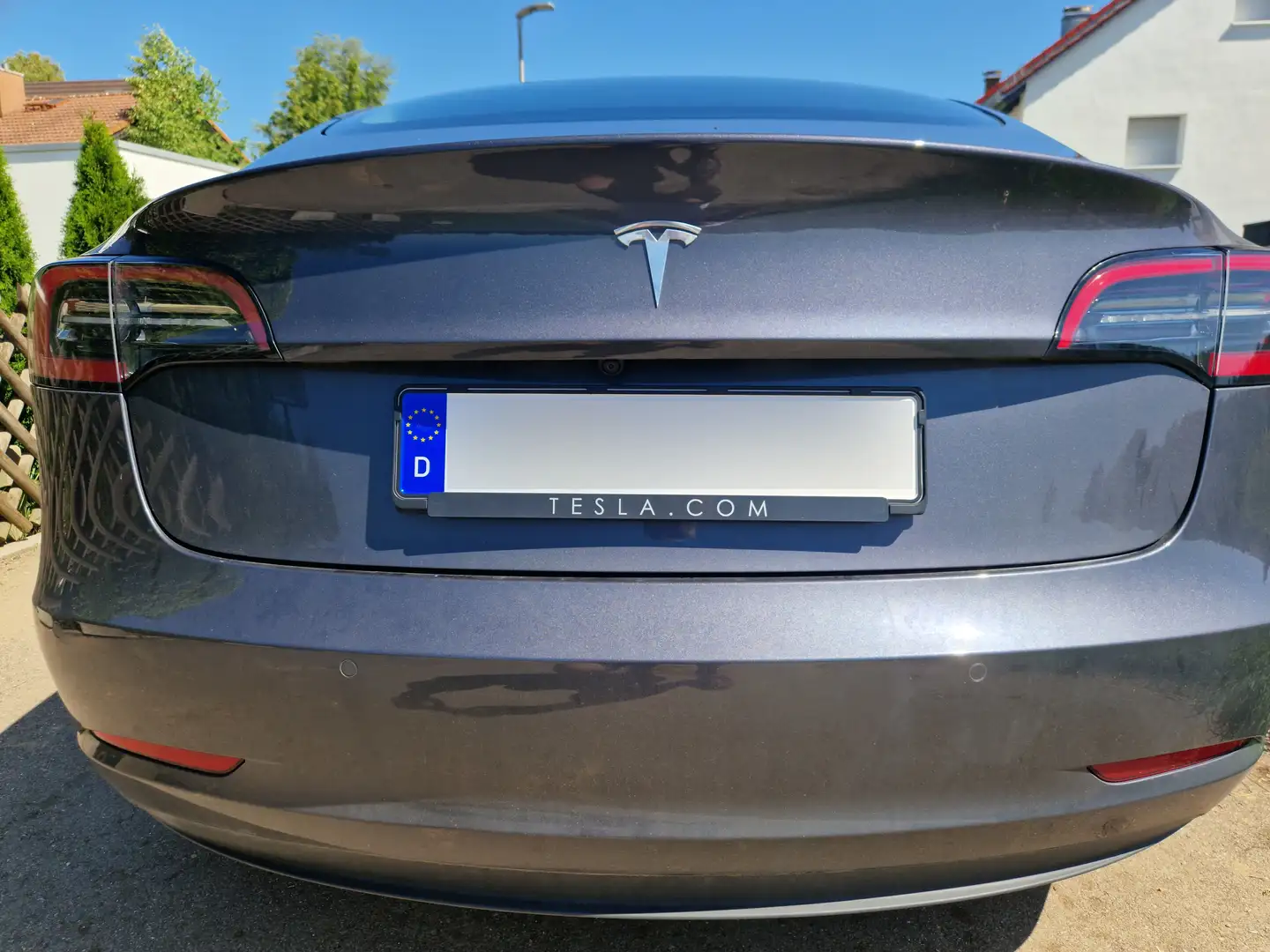 Tesla Model 3 Silber - 2