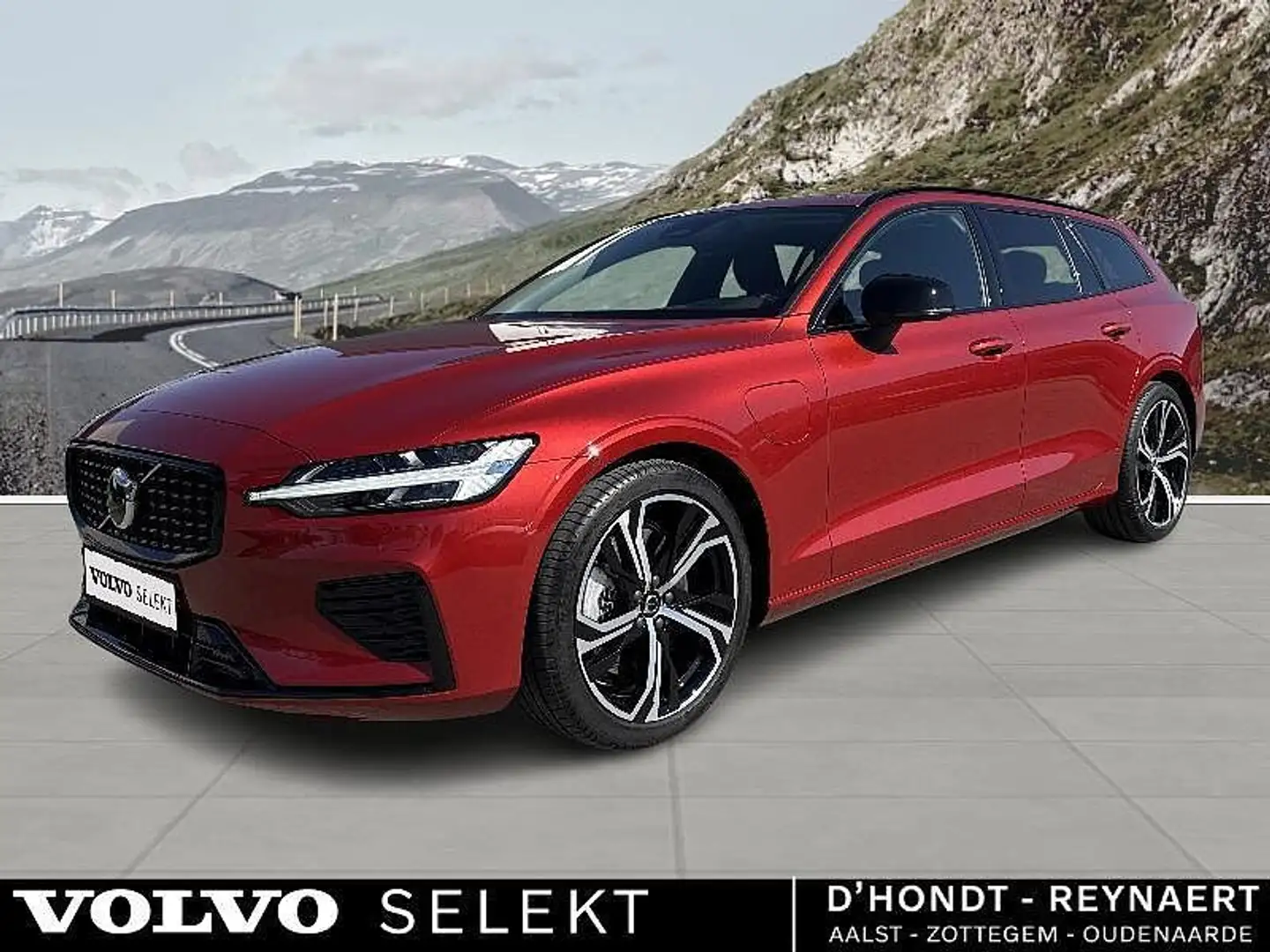 Volvo V60 T6 AWD Plug-in Hybrid Plus Dark Rouge - 1