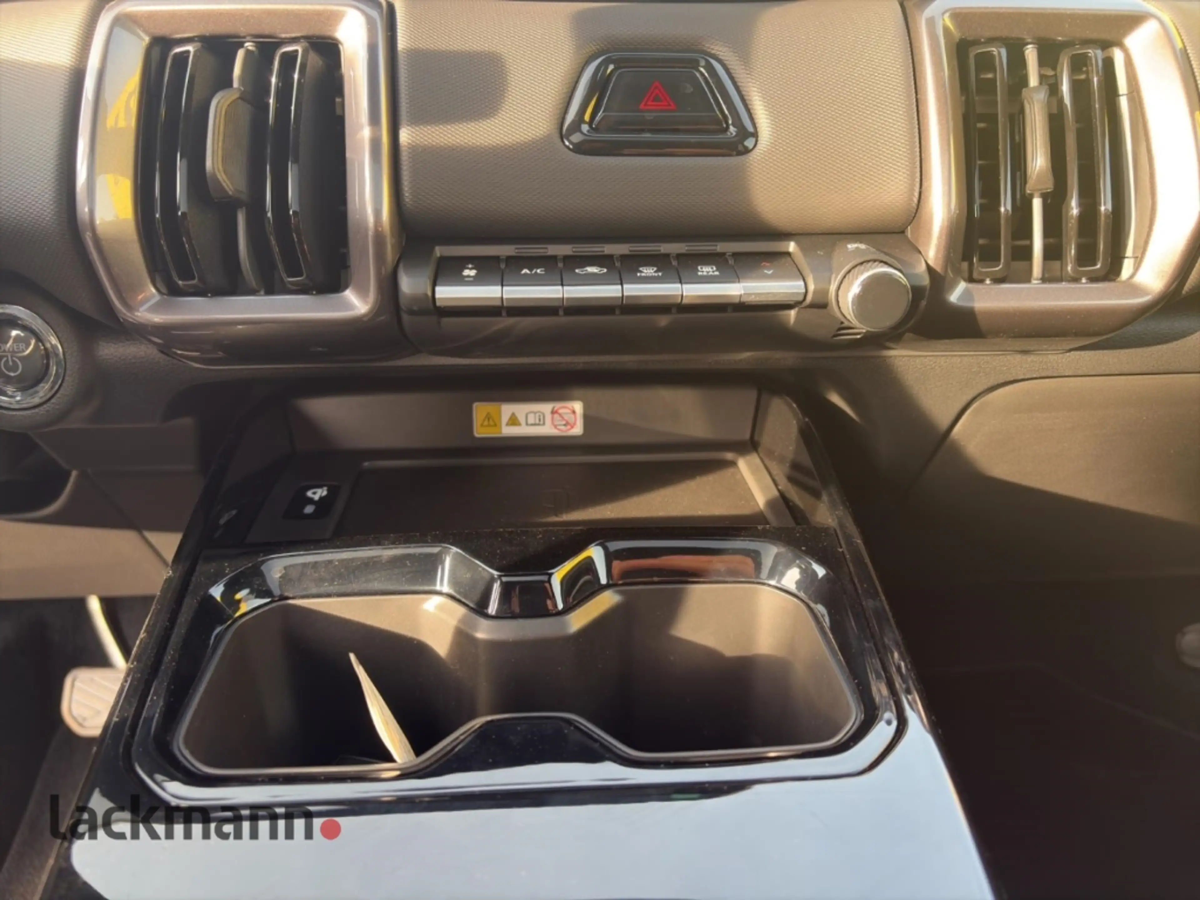 Toyota Urban Cruiser Elektromotor 61 kWh, 5-Türer, Lounge — photo 12
