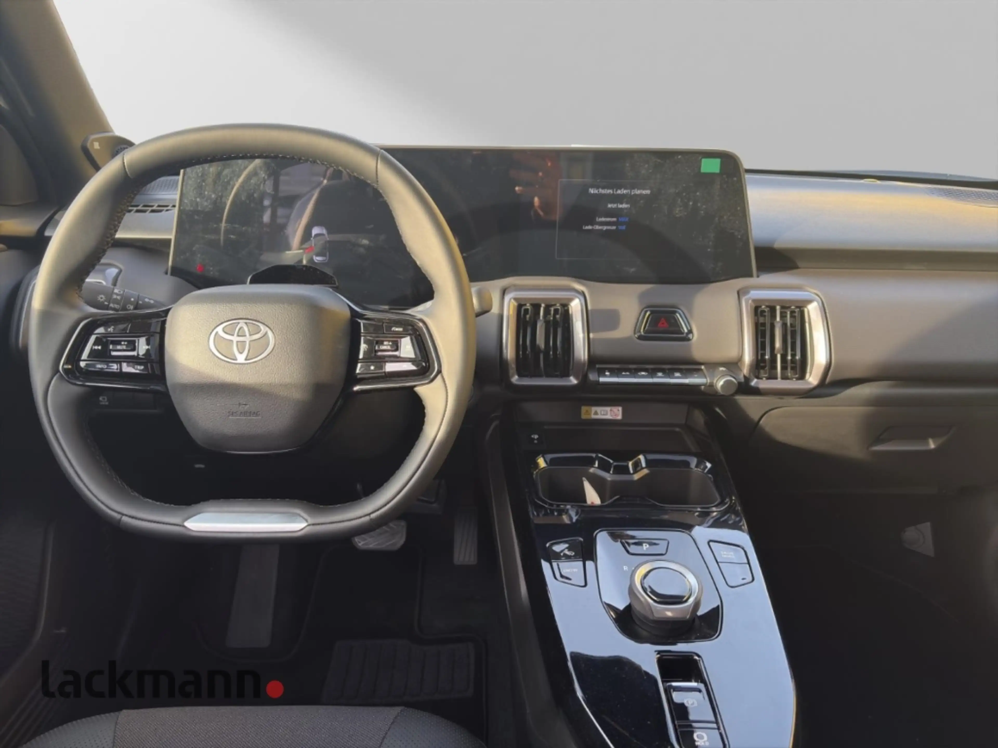 Toyota Urban Cruiser Elektromotor 61 kWh, 5-Türer, Lounge — photo 10