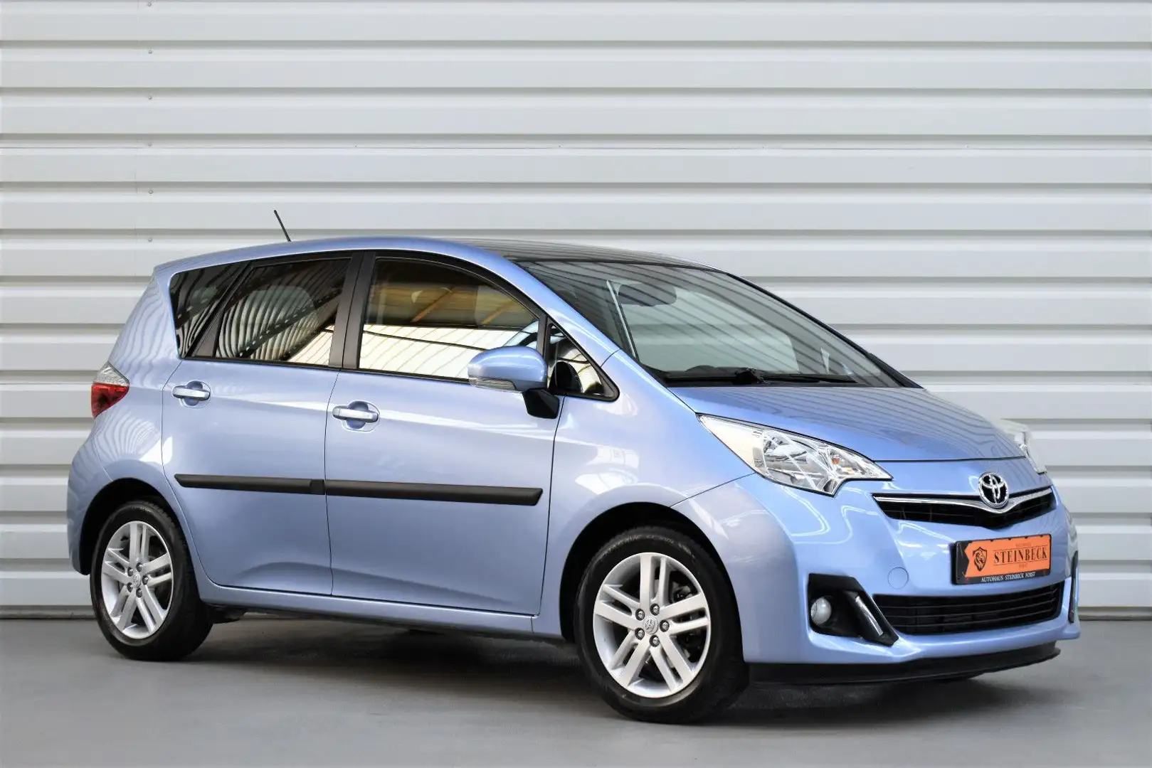 Toyota Verso-S Club+Kamera+Navi+AHK+.2 Hand+Panorama Blau - 1