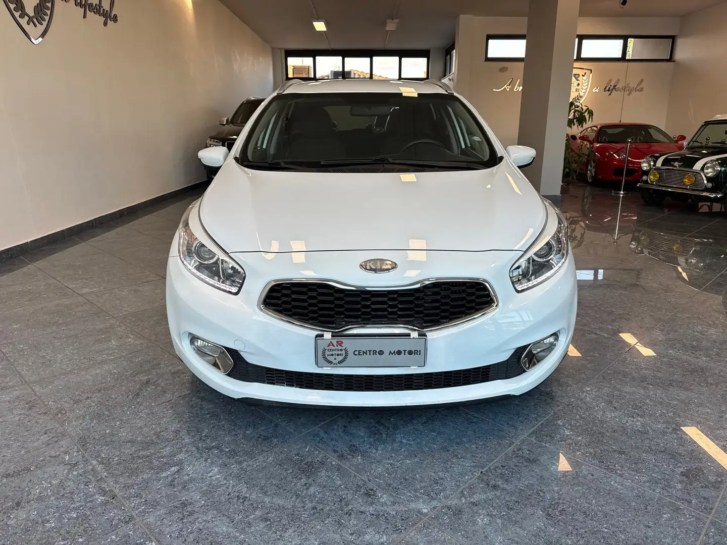 Kia Ceed / cee'd SW 1.6 Crdi Class 110cv Unipro Cruise Pdc Full Opt Bianco - 2