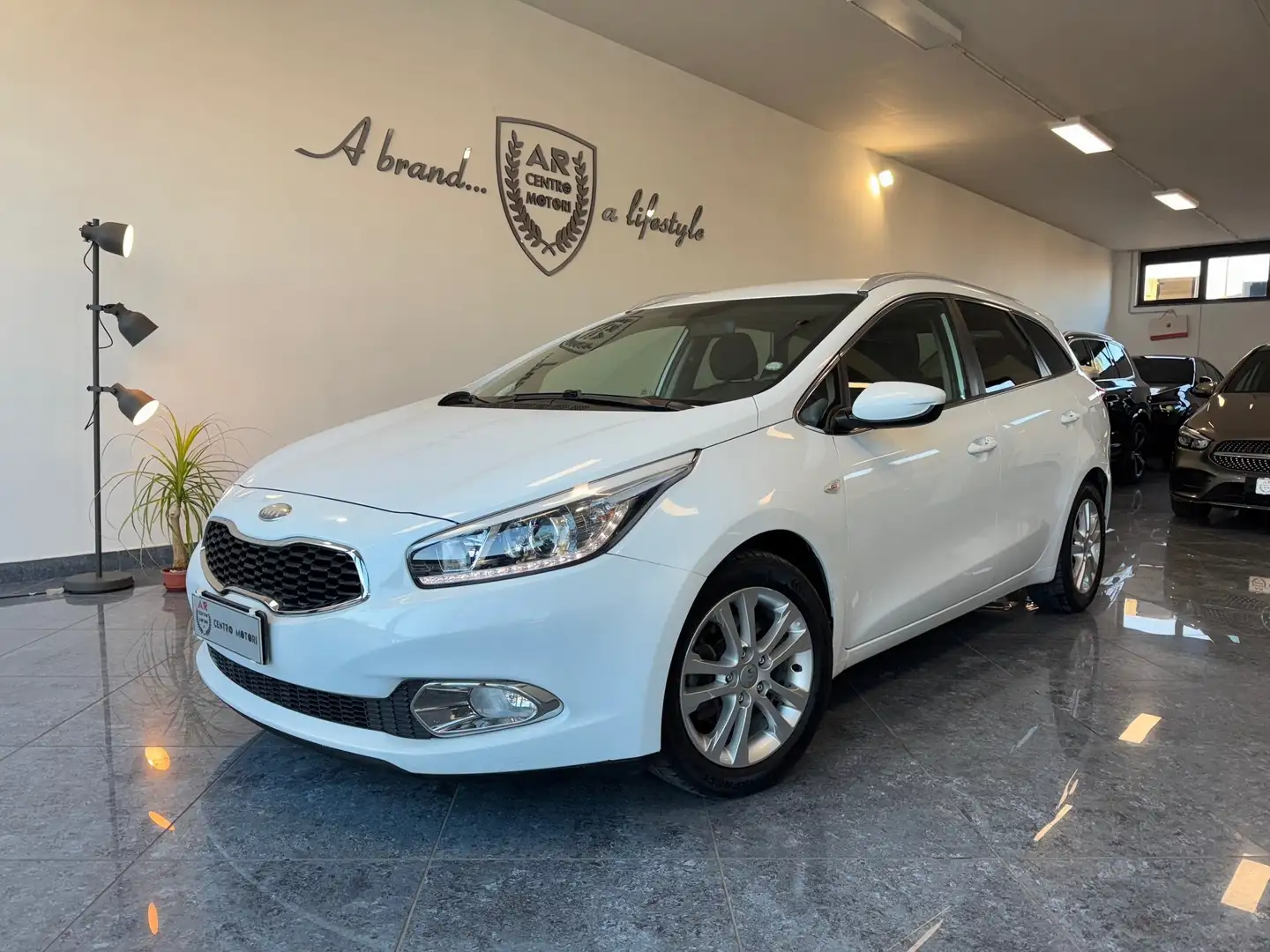 Kia Ceed / cee'd SW 1.6 Crdi Class 110cv Unipro Cruise Pdc Full Opt Bianco - 1