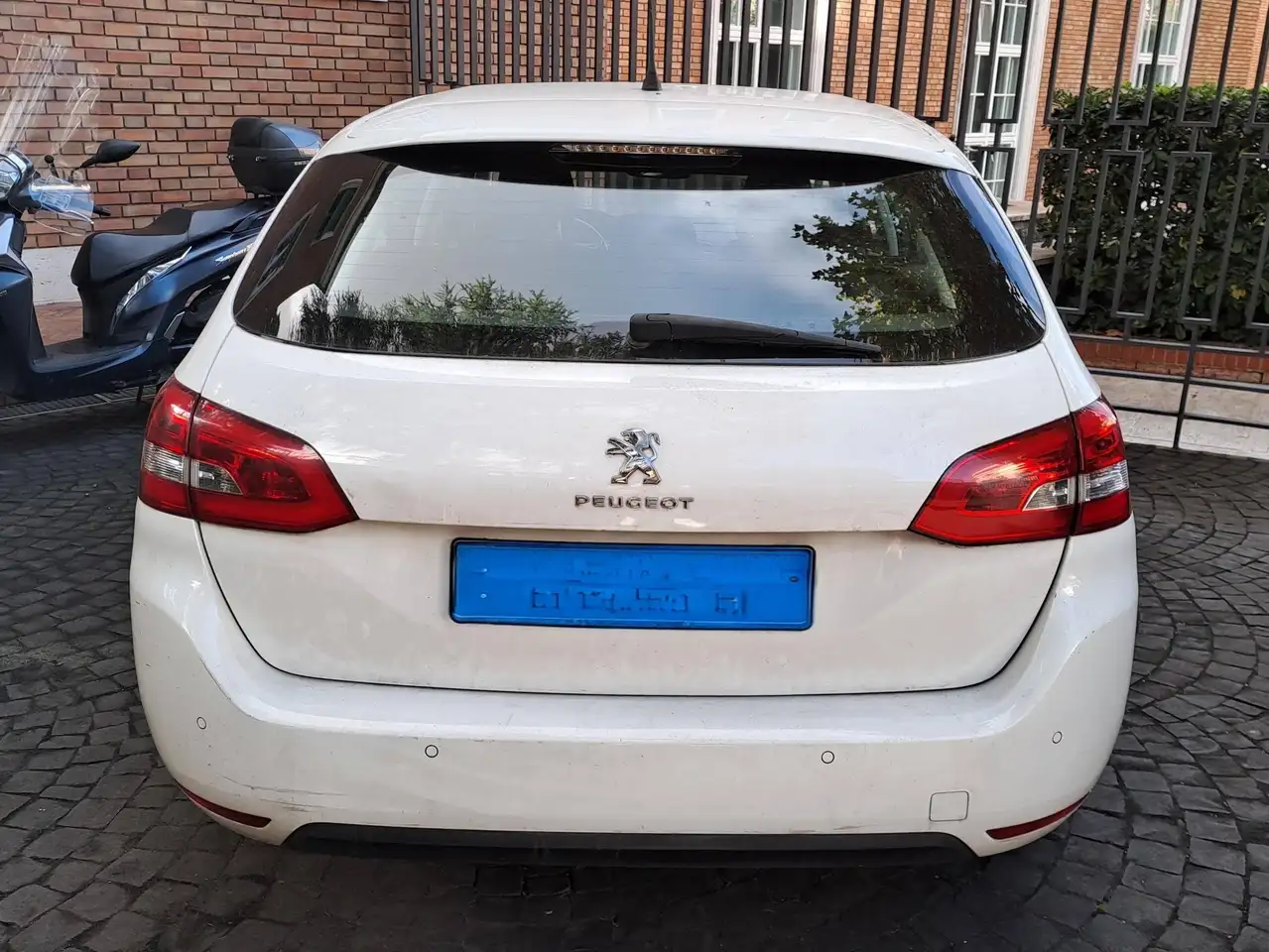 Peugeot 308 308 II 2013 SW SW 1.6 bluehdi Active s — photo 1 of 7