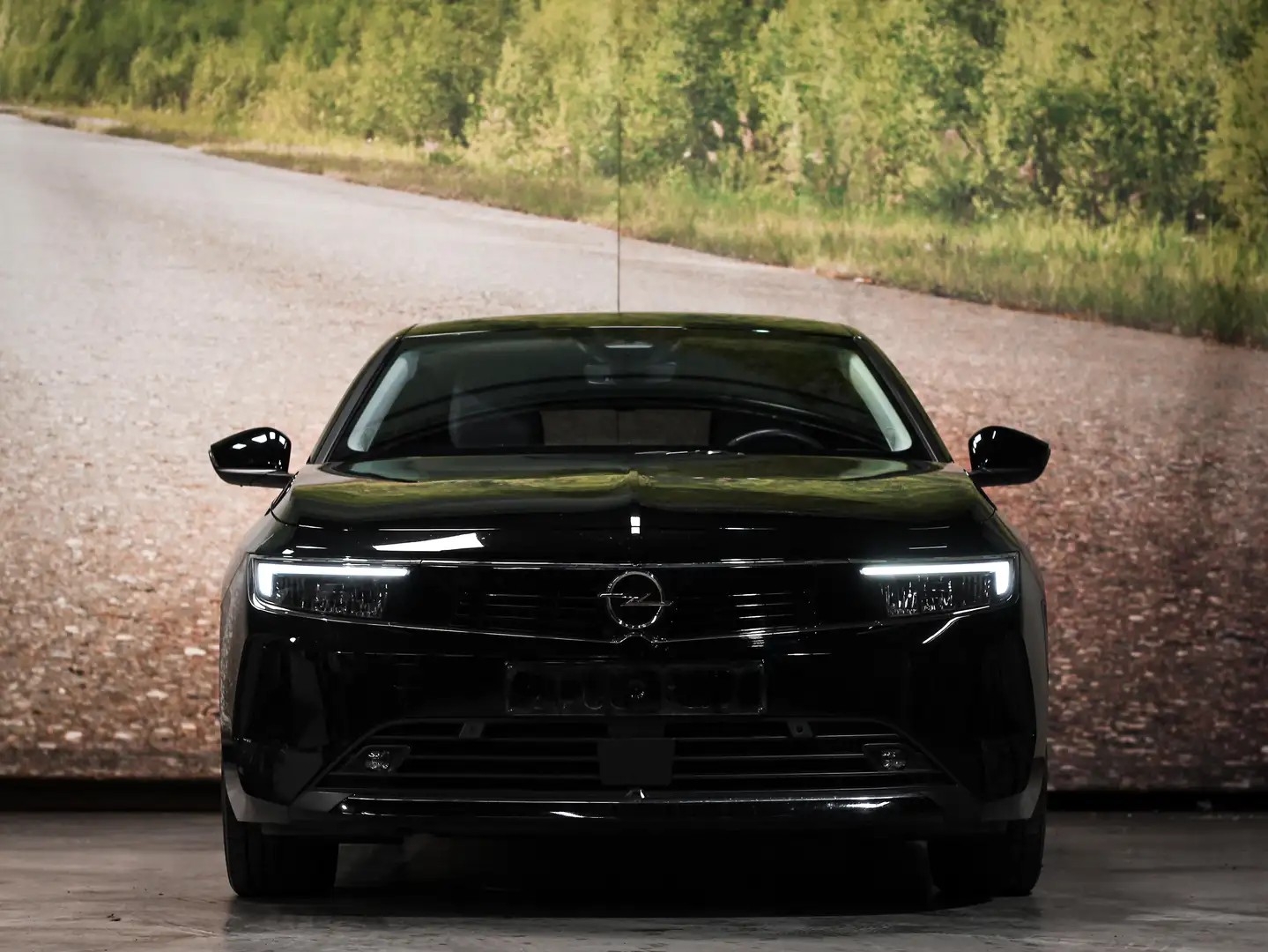 Opel Astra Elegance 48 maanden garantie + onderhoudscontract Zwart - 2
