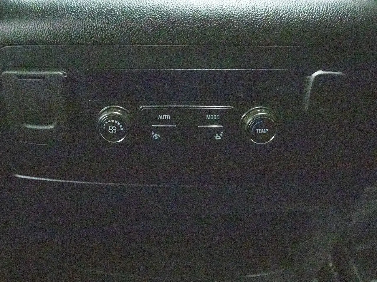 GMC Yukon снимка GMC Yukon