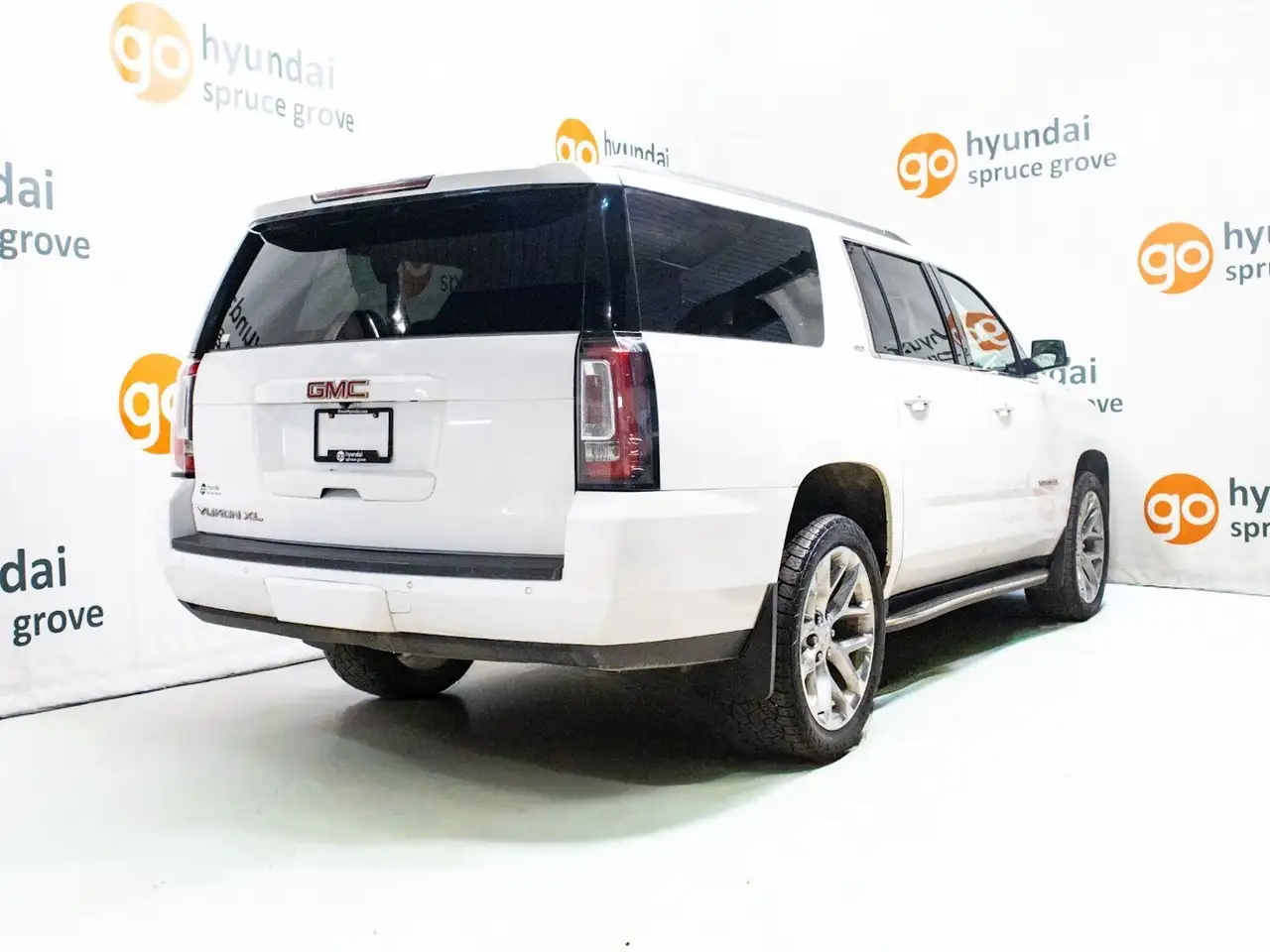 GMC Yukon снимка GMC Yukon